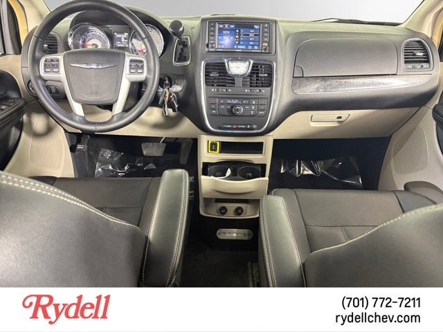 2016 Chrysler Town & Country Touring