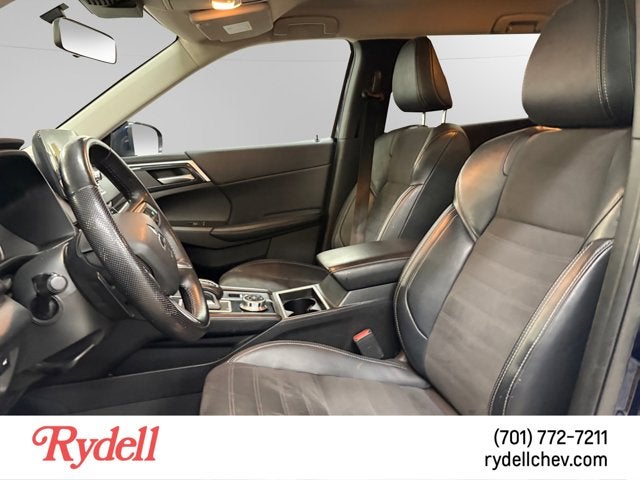 2024 Mitsubishi Outlander SE