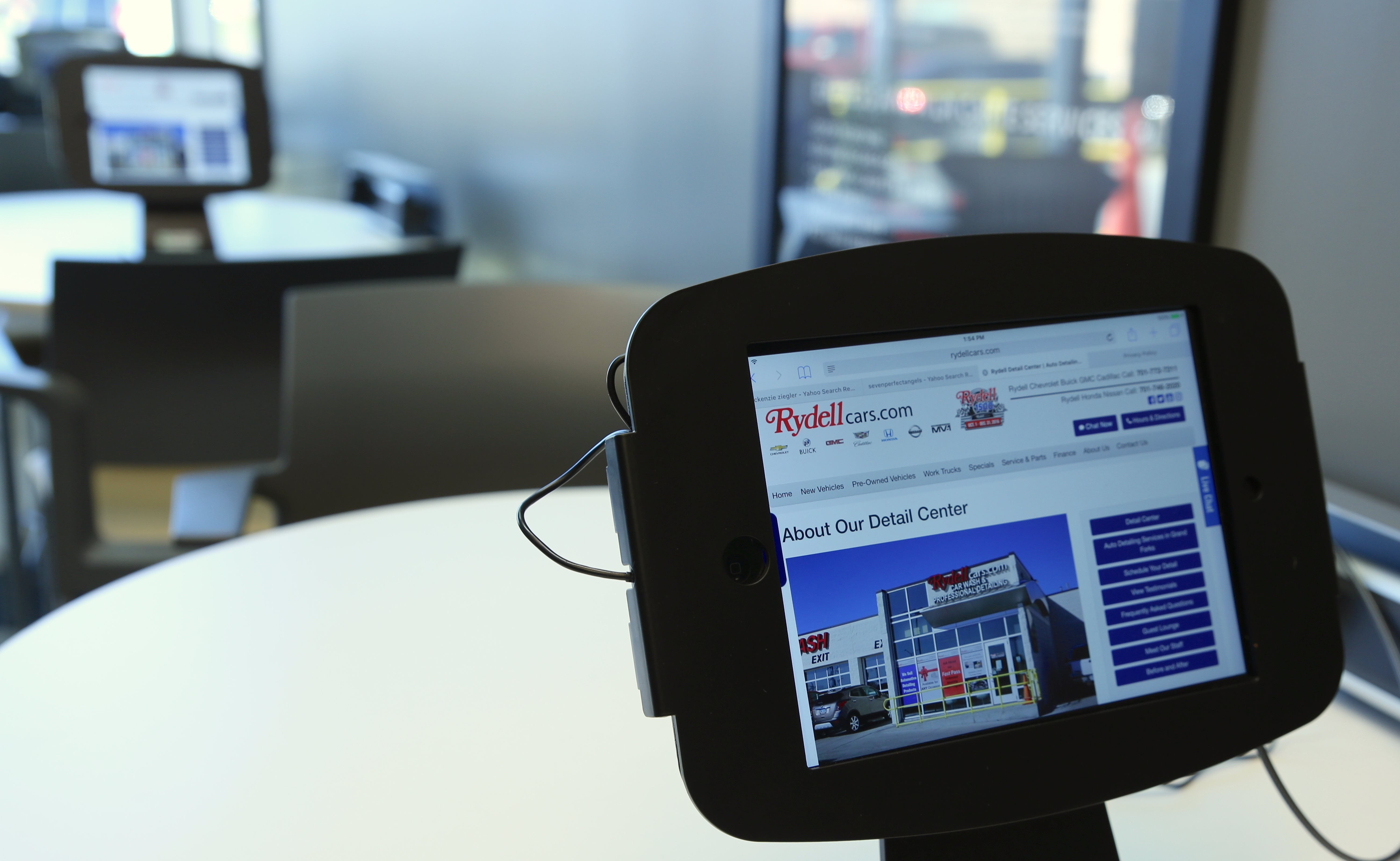 Rydell Cars in Grand Forks ND Guest Lounge